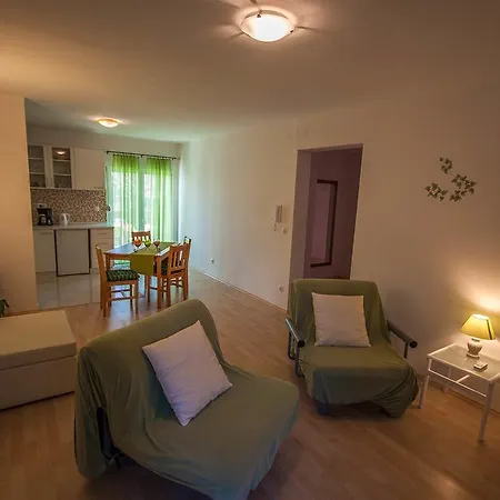 Lara Borik Apartamento