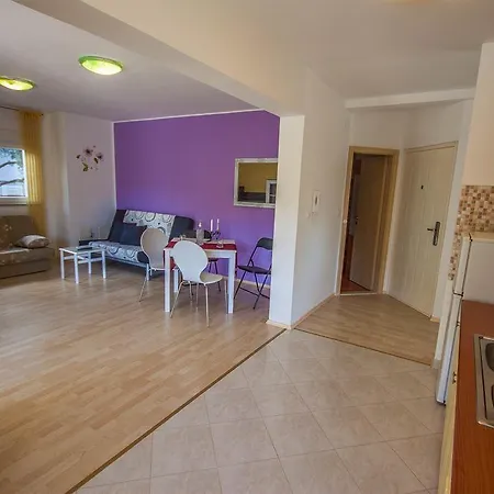 Lara Borik Apartment *