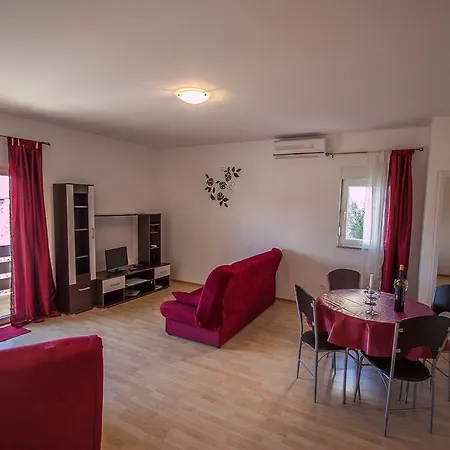 Lara Borik Apartment *